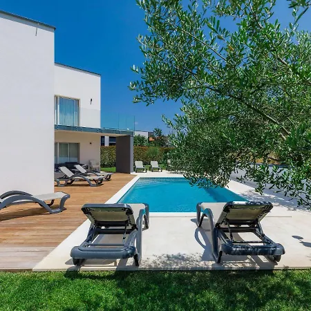 Holiday home Lana By Interhome Banjole
