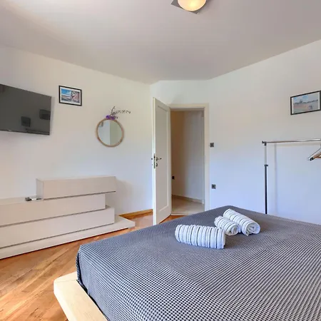 Holiday home Lana By Interhome